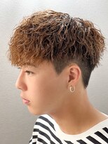 エルマーク 神戸三宮(L-MARK) スパイラルパーマツイストパーマアップバング短髪メッシュ