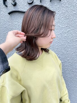 アリカ(alica) 大人可愛いレイヤーウルフセンターパート×アッシュブラウン