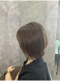くびれボブ×透明感ベージュ