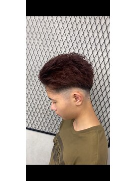 イース バイ アンブルリュクス 北千住(Ease by amble luxe) かきあげオールバックフェード×ブリーチなしワインレッド