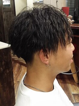 【五反田駅/徒歩1分】駅近でお仕事帰りにも通いやすい好立地◎ONもOFFもキマる、清潔感のあるスタイルに！