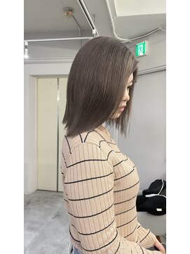 レアル 心斎橋 大阪(REAL) 透明感あるグレー