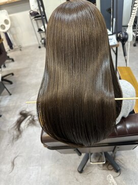 フラッグ(flag) 極艶ストレートベージュ｜質感改善ロング