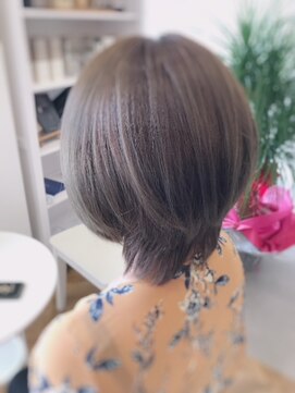 ル ボー ソレーユ 外国人?カラー