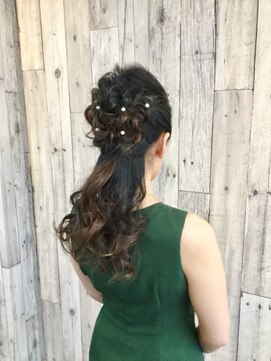 結婚式やパーティー イベントのヘアセットはムーンにどうぞ！