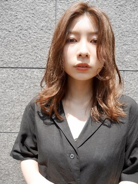 シュシュ(shushu) 大人の無造作ロングヘア【有海一生】/髪質改善／グレージュ