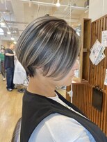 ブリッツレボルト(BLITZ R EVOLUT)&nbsp;キレイめショート×シルバーバレイヤージュ