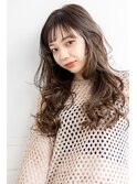 ミディアムレイヤーカットストレートロングウルフカットベージュ