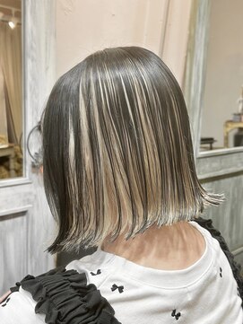 キミ(kimi) 【kimi自由が丘】インナーカラー × ホワイトカラー