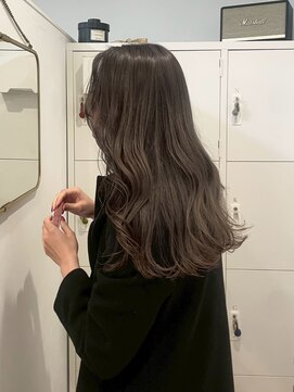 エイチ 梅田(H) クラゲヘアミディアムヘアオリーブグレージュミニボブミディアム