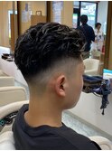 メッシュオールバックパーマフェード刈り上げ