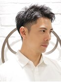 黒髪メンズビジカジツーブロックアップバングバーバー