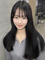 ジーナ 池袋(Zina) 暗髪/暗染/黒髪/ブルーブラック/髪質改善/池袋美容院/シースルー