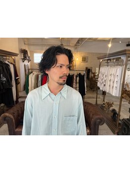 男性スタイリストがマンツーマン施術☆どこか雰囲気のある、気張らないスタイルで印象UPが叶う！