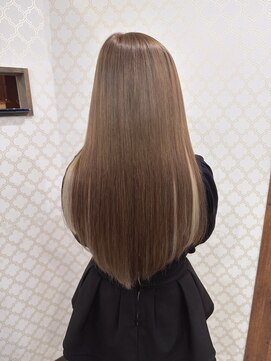 ラニシス ヘアー(Lanisis Hair) ハイトーンミルクティーベージュのインナーカラー