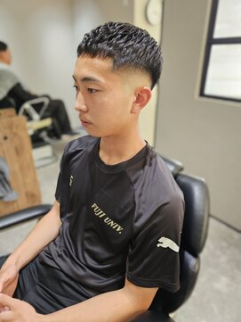 宮川理髪店 アイロンパーマ×スキンフェードクロップスタイル