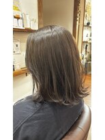ブラン(Blanc。)&nbsp;赤み撃退！透明感ツヤ髪オリーブベージュ