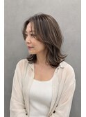 50代極細白髪ぼかしミディアム