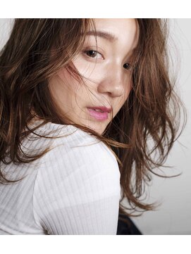 ヘアデザイン ソラ(Sola) 無造作ウェットウェーブロング×センターパート×ブラウン