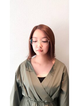 ブレイク(BREK) スリークな切りっぱなしボブ