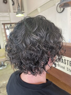 ダフネトリートクラブ(DAPHNE TREAT CLUB) スパイラルパーマ