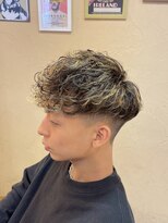 グルーマーズトウキョウ(GROOMER/S TOKYO)&nbsp;スペインカール　外国人風　フェード　メンズパーマ