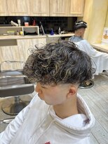 グルーマーズトウキョウ(GROOMER/S TOKYO)&nbsp;ハイライトスペインカール　GROOMERSTOKYO 太田