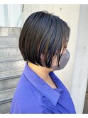 大人のスッキリショートボブにブルーインナーカラー☆