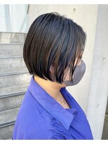 ユノ(juno) 大人のスッキリショートボブにブルーインナーカラー☆