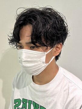 クイーン バイ ノイズ 西院(QUEEN by noism) センターパート×スパイラルパーマ