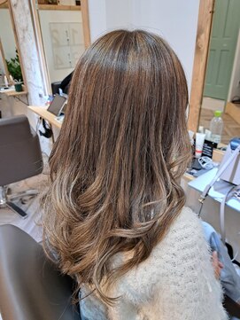 カラ(Cara) ハイライトロングハイライト♪