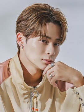 オーシャントーキョー 渋谷(OCEAN TOKYO) シースルーマッシュセンターパートツーブロック刈り上げ韓国ヘア