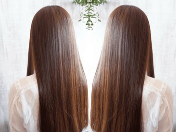 ホワイト ザ トータルビューティー(WHITE The Total Beauty)の写真/◇最高級ケアトリートメントをリーズナブルな価格でご提供◇思わず触りたくなる憧れのツヤ感を◎