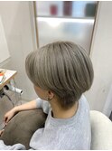 ハイトーングレージュ