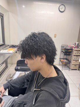 アイズ 海老名(AIZU) ツイストスパイラルパーマ 縦落ちツイスト ウルフパーマ 眉毛