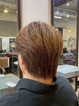 レボルトヘアー(R EVOLUT hair) MEN’S HAIR/サーフカール/刈り上げセンターパート/柏駅