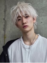 ネハス 栄(nehus.)&nbsp;MEN’S HAIR/サーフカール/刈り上げセンターパート/ブリーチ