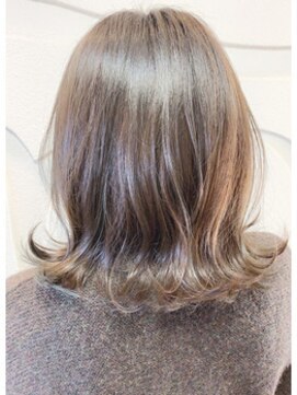 ルーツ(roots) 大人可愛いアクセントカラー☆外はね柔らかセミディ