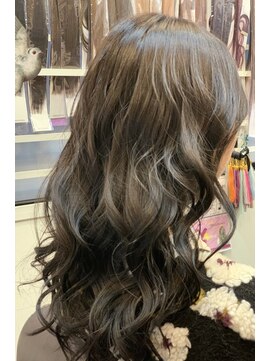 トランク(Trank) 暗めの透明感カラー