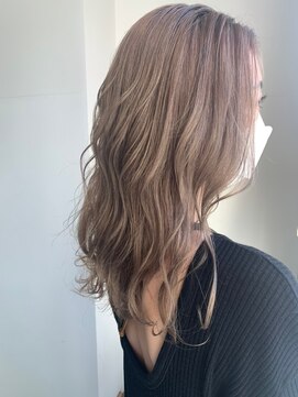 リィリ バイ ロダット 横浜(rili by LODAT) ホワイトベージュ×小顔レイヤーロング【rili横浜】