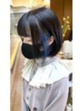 ディア(.eer) コバルトブルーインナーカラー 小顔カット 前下がりボブ wカラー