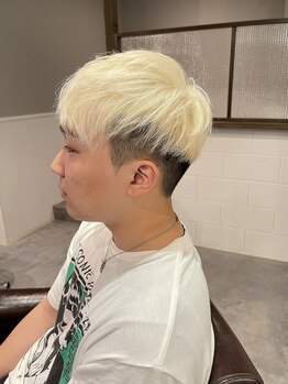 西本整髪の写真/ハイライト/ブリーチ抜きっぱなし/個性の出るスタイル/山口・矢原