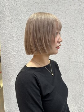 ブレス(bless) 切りっぱなしボブ/ホワイトベージュ