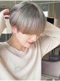 韓国風シルバーグレーボブマッシュ（アディクシーカラー）