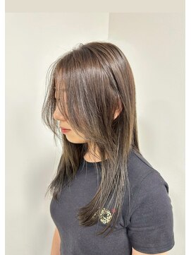 ビーグレイス 美濃加茂店(be Grace) アッシュグレージュカラー×20代顔周りレイヤースタイル