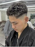 スキンフェードスパイキーショートパーマ短髪刈り上げ