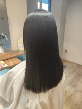 マッコロ ヘアーアンドリラクゼーション(Maccoro hair&relaxation)の写真/調合して1人1人に合わせた薬剤で施術し、髪や肌に優しい商材を使用。サラツヤともにハリコシも与えます！