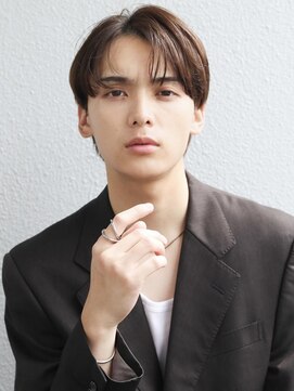 デラ バイ アフロート(DELA by afloat) センターパート/韓国風ヘア/ナチュラルヘア/大人カジュアル