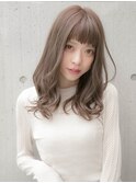 オン眉×ロングヘア オシャレ女子
