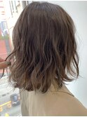 ベージュカラー
